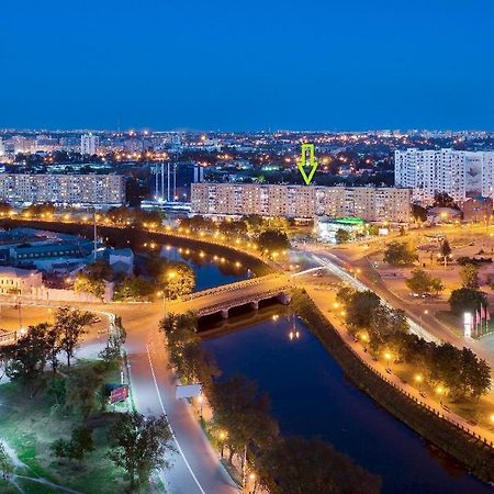 Apart Na Himnaziinoi Naberezhnii Apartment Харков Екстериор снимка