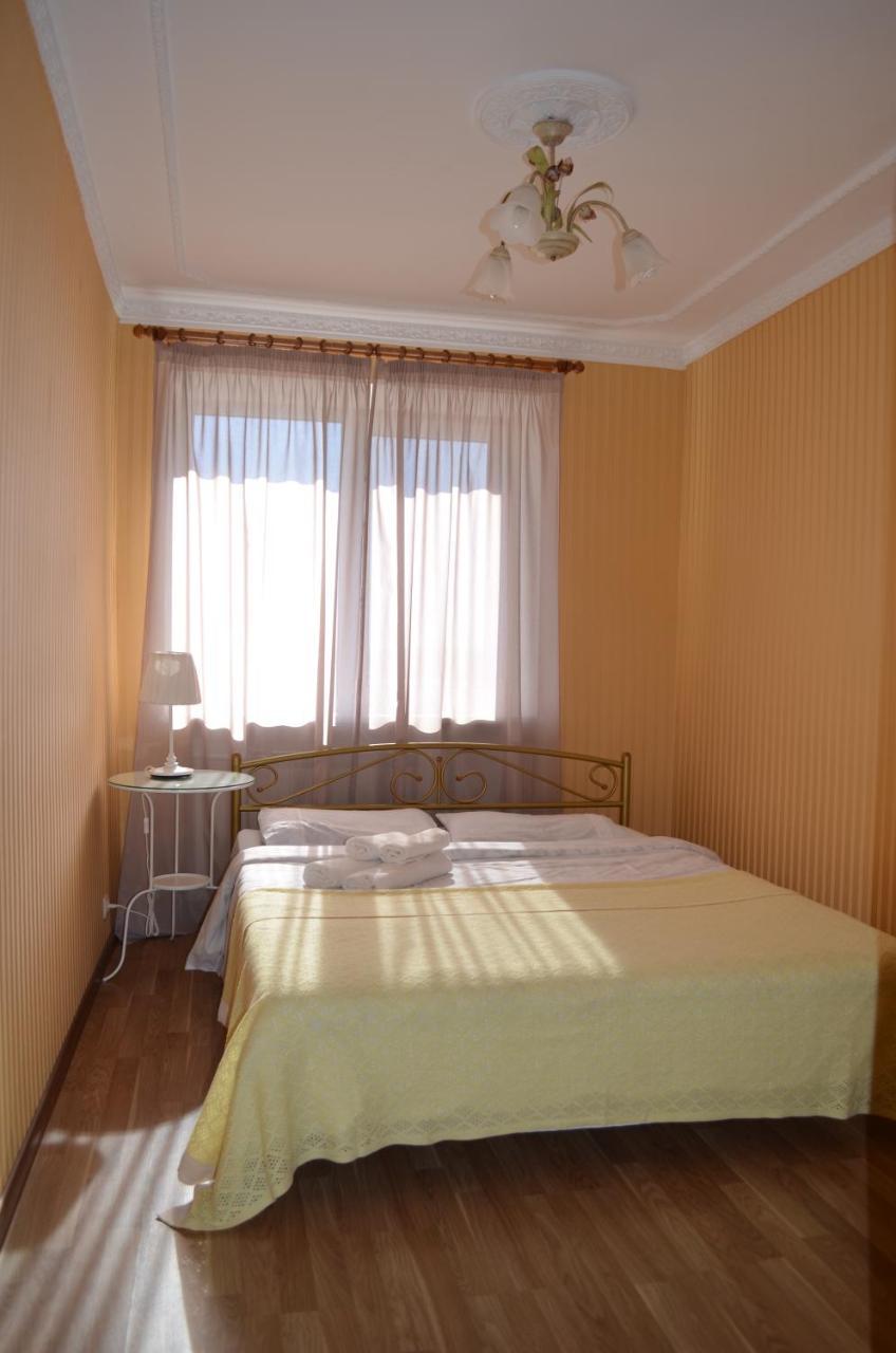 Apart Na Himnaziinoi Naberezhnii Apartment Харков Екстериор снимка